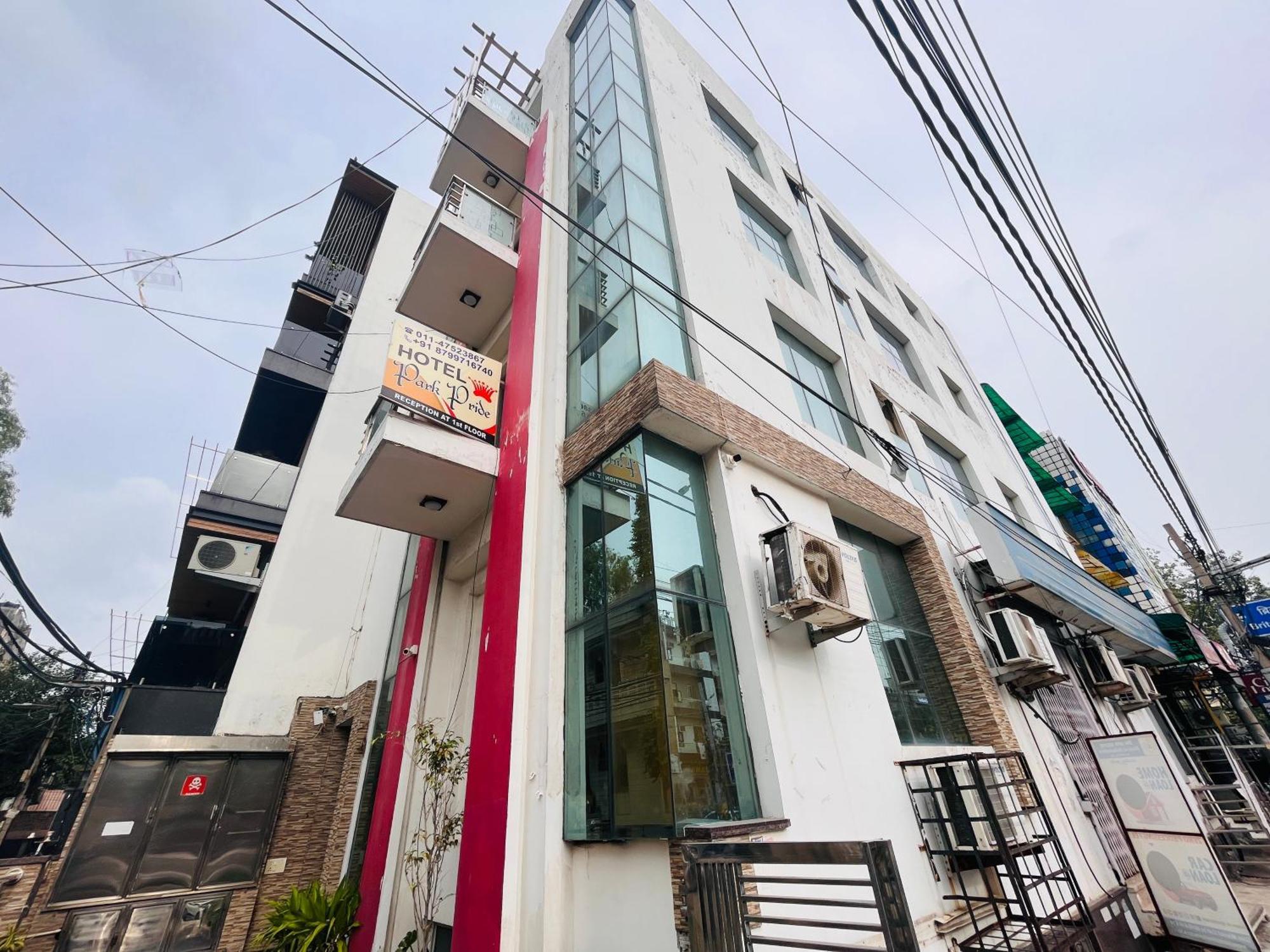 Hotel Park Pride Pitampura New Delhi, Couple Friendly Esterno foto