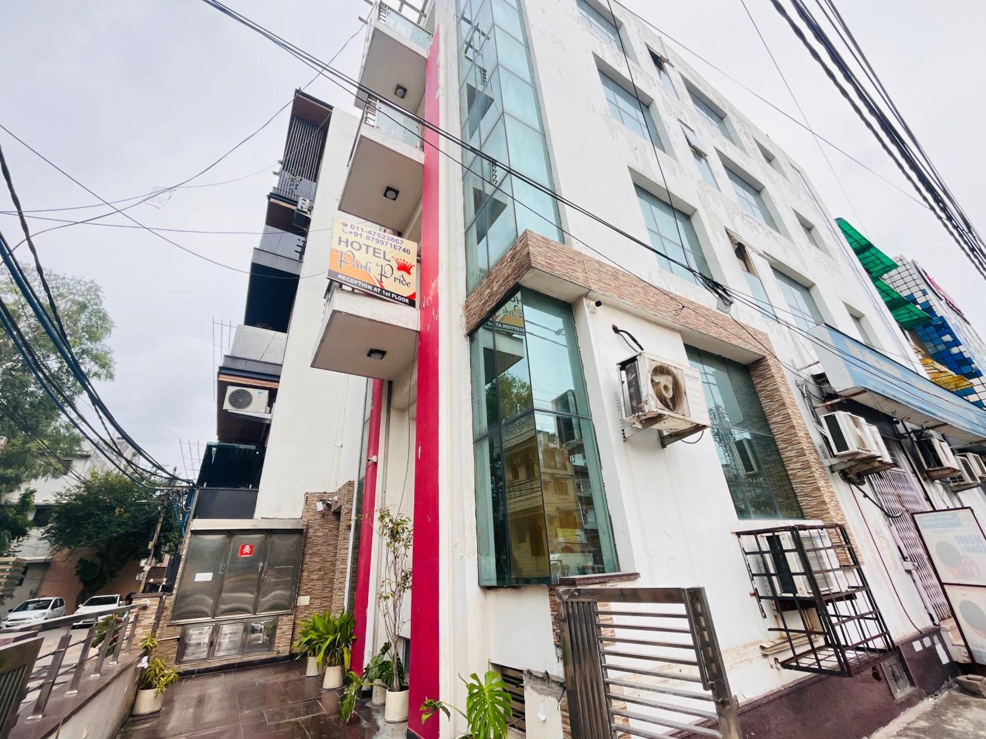 Hotel Park Pride Pitampura New Delhi, Couple Friendly Esterno foto