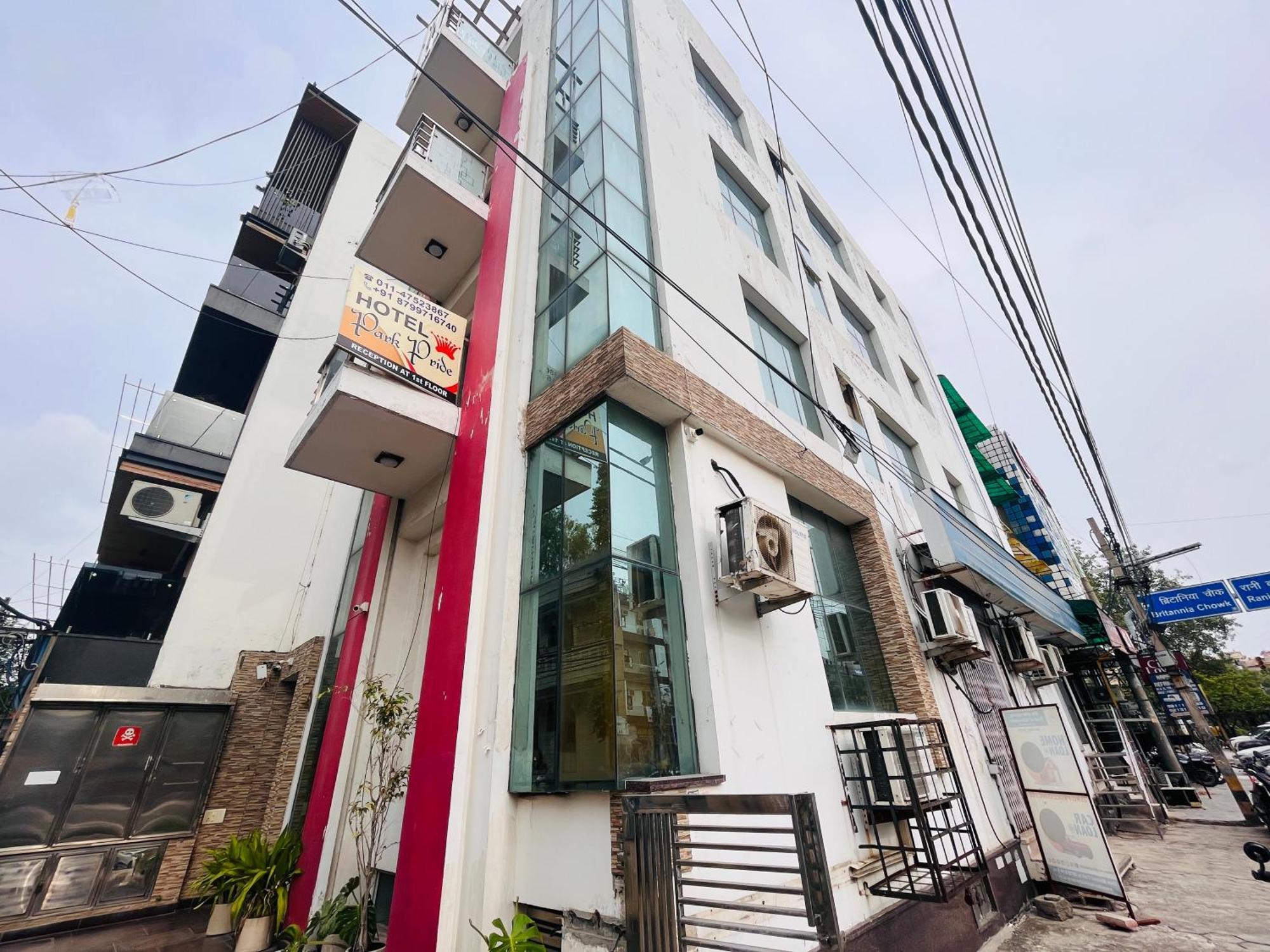 Hotel Park Pride Pitampura New Delhi, Couple Friendly Esterno foto